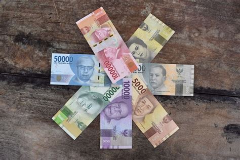 Penukaran uang dolar singapura ke rupiah indonesia hari ini com, JAKARTA – Nilai tukar rupiah hari ini diprediksi menguat menjelang Rapat Dewan Gumbernur (RDG) Bank Indonesia yang digelar selama 18-19 Januari 2023