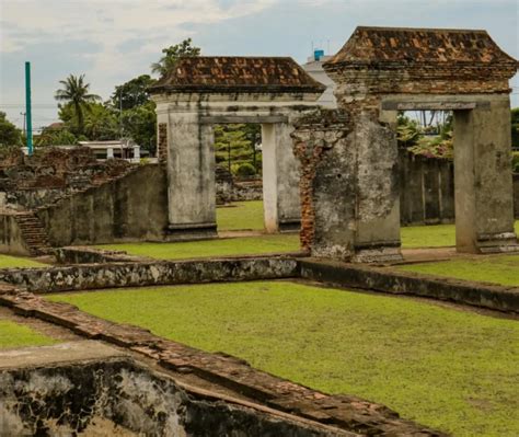 Penyebab runtuhnya kerajaan banten  Kerajaan Banten mencapai puncak kejayaan pada masa pemerintahan Sultan Ageng Tirtayasa pada tahun 1651-1683M