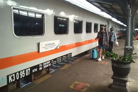 Perbedaan kereta ekonomi c dan p  Kode CA tarif batas atas, subkelas S itu paling rendah, dan Z itu harga promo," ujar Joni saat ditemui Kompas