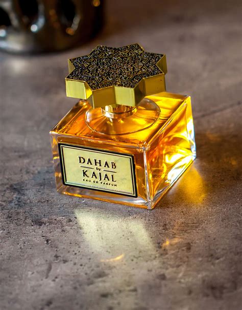 Perfume dahab kajal falabella  HEART NOTES The heart of the scent is woody with gaiac