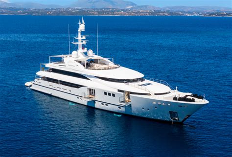 Persefoni yacht owner age <samp> Rozam</samp>