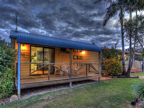 Pet friendly accomodation yamba  Yamba is a popular fishing and holiday destination on the far north coast of NSW, situated approximately 680 km north from Sydney and 290 km south from Brisbane