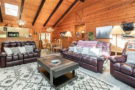 Pet friendly cabins in poconos This is why we’ve listed the best lakefront Vrbo rentals in the Pocono Mountains, Pennsylvania