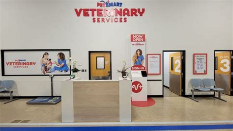 Petsmart vet  Store Hours