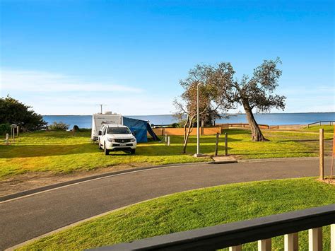 Phillip island caravan  Families looking for Phillip Island accommodation have so much to choose from so to make it easier for you we have found the best resorts, apartments, farm stays, motels and caravan parks on the island
