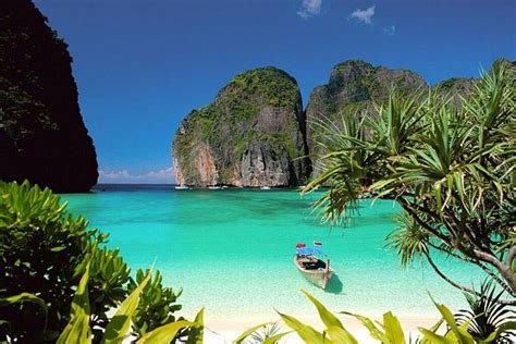 Phuket tripadvisor Phuket is among the world’s finest beach destinations, with fine white sands, nodding palm trees, glittering seas and lively towns