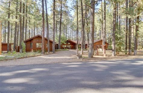 Pinetop cabins Whispering Pines - Cabin 35 (Spa Tub) Pet Policy Dogs of any size are allowed at this 1-bedroom cabin in Pinetop-Lakeside for an additional fee of $20 per pet, per night