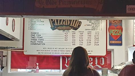 Pizzaville bakersfield menu  Tue