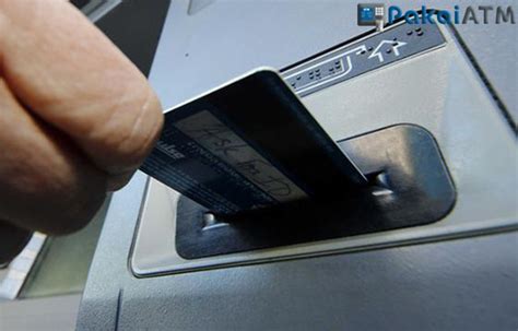 Plastik depan kartu atm terkelupas ID - JAKARTA