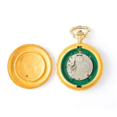 Pocket watch sunny isles  Pocketwatches evolved from clock