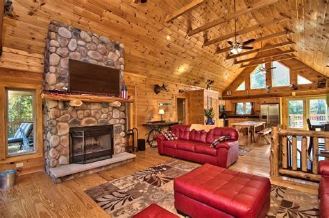Poconos romantic cabin rentals Mountaintop Lodge at Lake Naomi A Mountain Retreat with Platinum Club Rated Community Amenities