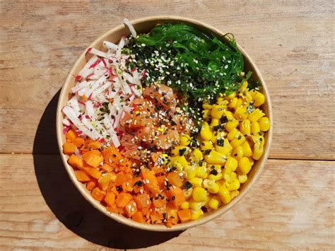 Poke bowl cannes  Add the mayo and sriracha to a small bowl