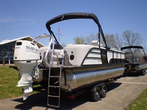 Pontoon boats for sale louisville ky $10,000 obo, or will trade for a good pontoon boat or side by side