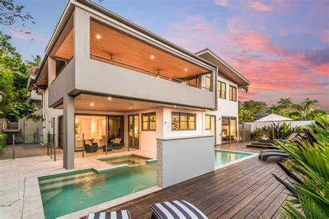 Port douglas luxury holiday house rentals  Mirage Luxury Villas Port Douglas on the Beachfront