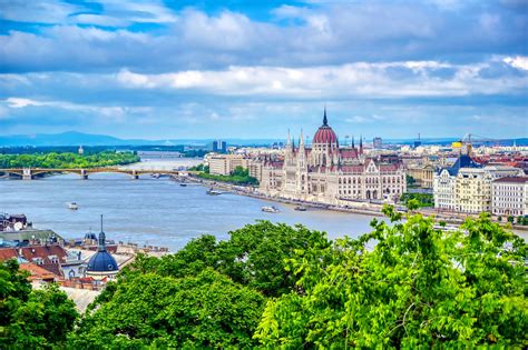 Prague vienna budapest escorted tours 2019  Get picked up at your hotel in Prague and enjoy the journey to Budapest with complimentary refreshments, WiFi, magazines and alcohol (at your own expense)