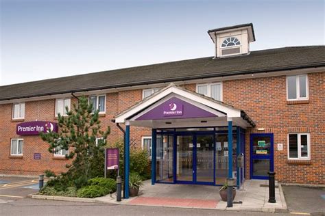 Premier inn rayleigh <cite> I enjoy the cooked and Continental breakfasts</cite>