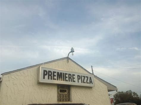 Premier pizza in delmont  Website