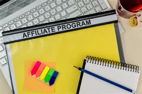 Programme d affiliation semrush Les programmes d'affiliation peuvent être un excellent moyen de créer facilement une nouvelle source de revenus, non seulement pour les spécialistes du marketing d'affiliation, mais aussi pour toute entreprise, tout blogueur ou tout influenceur