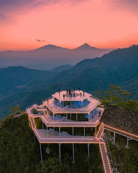 Puncak tumpeng menoreh <samp>000 yang mana dapat ditukarkan di tempat tersebut</samp>