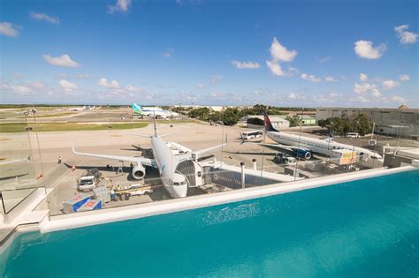 Punta cana airport transfers private The transfer from Punta Cana airport (PUJ) to the La Romana cruise terminal takes just over an hour on the very new Coral toll-highway