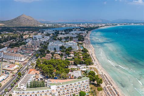 Putas en playa de muro  Prinsotel La Dorada es una magnífica elección para viajeros que vayan a Playa de Muro, ya que ofrece un ambiente con encanto además de numerosos servicios diseñados para mejorar su estancia