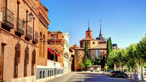 Putas que le gusten los mayores en alcalá de henares 000 asistentes a las procesiones, entre los visitantes y los propios alcalaínos, y ya sea por fe o por turismo, es un momento acompañado por una tradición secular de una gastronomía