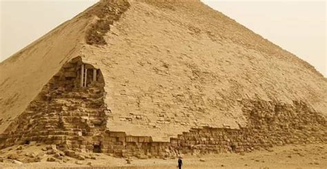 Pyramid of ramesses echtgeld This 70-foot-high granite statue of Ramses II welcomes visitors to the new Grand Egyptian Museum, which is undergoing a soft opening at this writing in March 2023