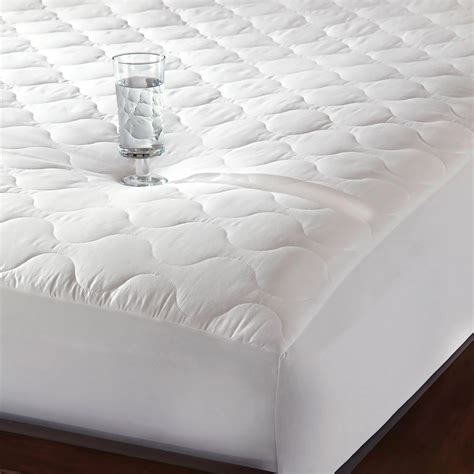 Utopia Bedding Quilted Fitted Mattress Pad (Full) - Elastic Fitted Mattress  Protector - Mattress Cover Stretches up to 16 Inches Deep - Machine  Washable Mattres - China Mattress Pad Bed Protector and