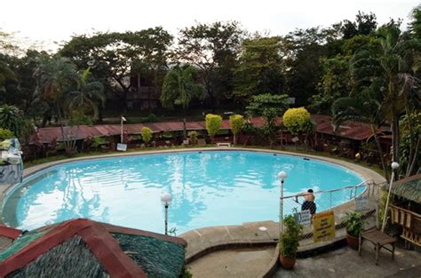 Quezon pool 00 pm