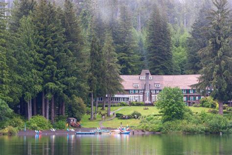 Quinalt lake lodge  Quinault Mercantile