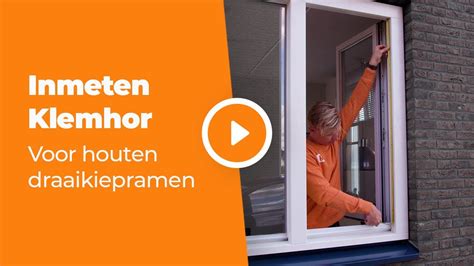 Raam kiepstand maken  De bovenzijde van een draaikiepramen kunnen daarbij ook nog over een winter- en zomerstand beschikken, waarmee u al naar wens (en het jaargetijde) de opening aan de bovenzijde kunt