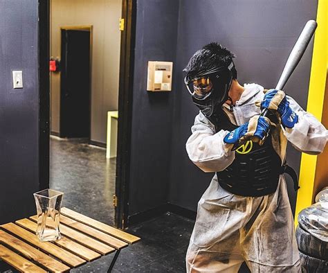 Rage room bratislava  What: A place for guests to let out frustrations by breaking things like glass, old furniture, broken electronics and more