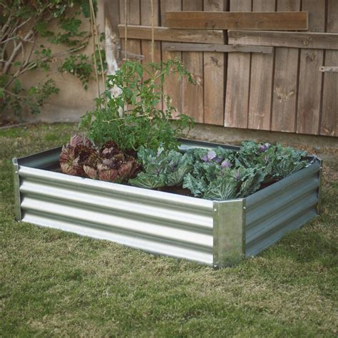Raised bed lining  With an ergonomic design that helps limit the excess of bending and kneeling, it allows you to grow any plants or flowers in this 8