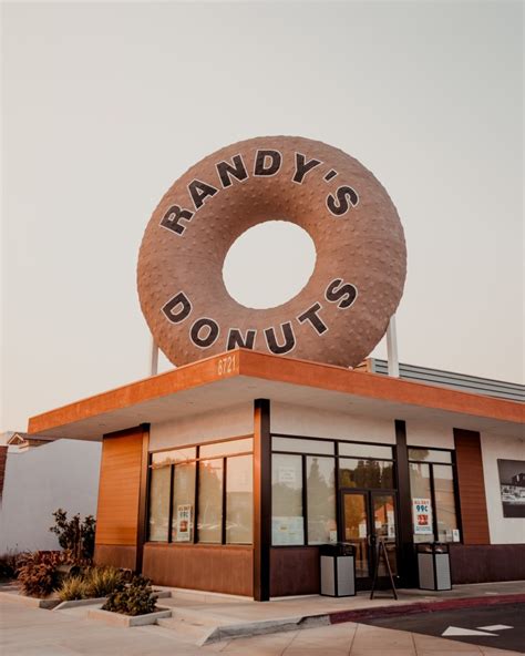 Randy's donuts since 1952  A Los Angeles and pop culture icon