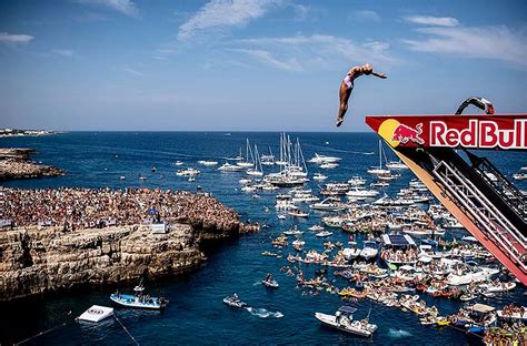 Red bull cliff diving prize money 2022  Erlebe atemberaubende Bilder & Videos und hol dir alle Infos zu den Athleten, aktuellen Projekten & Events