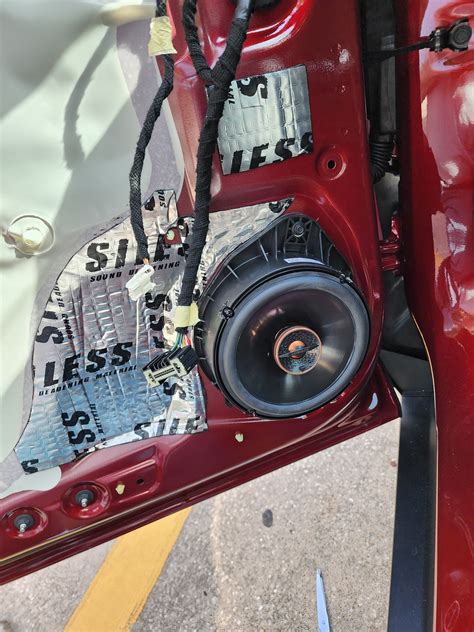 Replacing a speaker in an escort redline  The R8 sometimes does, but it seems rare so far