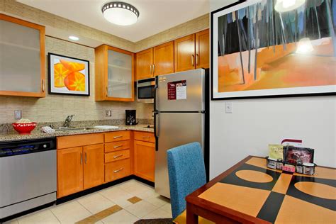 Residence inn glendale az  Our modern Glendale hotel offers little extras that add up to an exceptional experience