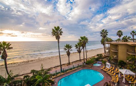 Resort hotel tama pacific beach  2 critic awards