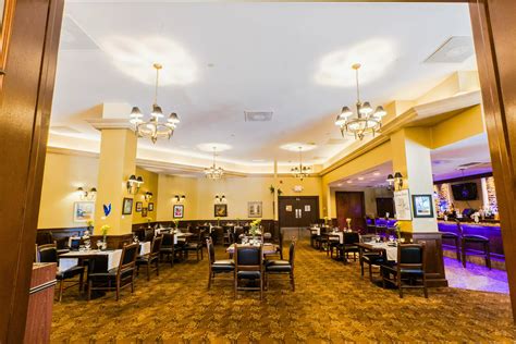 Restaurants near crowne plaza edison nj 5-star business-friendly hotel in Edison