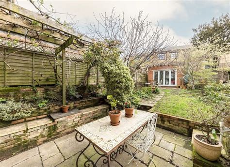 Retirement property for sale shacklewell  Agent valuation