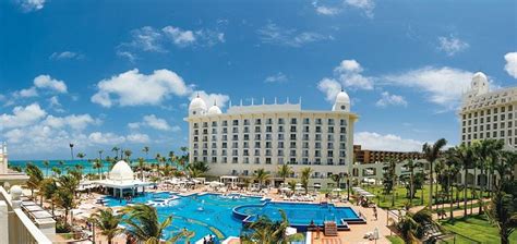 Riu aruba restaurants ) Other resorts/hotels prefer to cater to their hotel guests who are staying at their hotel and do not offer day passes