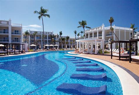 Riu palca Located on the stunning Playa del Carmen beach, the Riu Playacar Hotel offers you the perfect plan for unforgettable holidays thanks to its 24-hour all-inclusive service