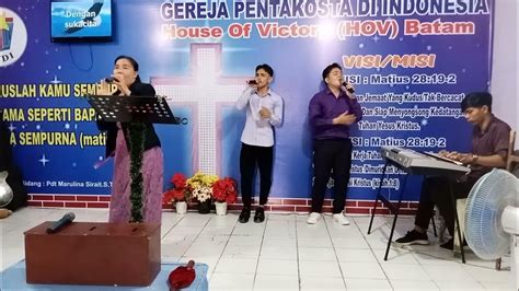 Roh kudus tercurah di tempat ini Kuangkat Lagu Pujian, Tinggikan Namanya