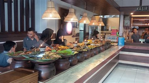 Rumah makan ampera bekasi  Nah, Anda sudah membaca daftar harga menu Warung Nasi Ampera, Kalimalang