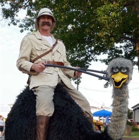 Safari sam and oscar the awesome ostrich  13