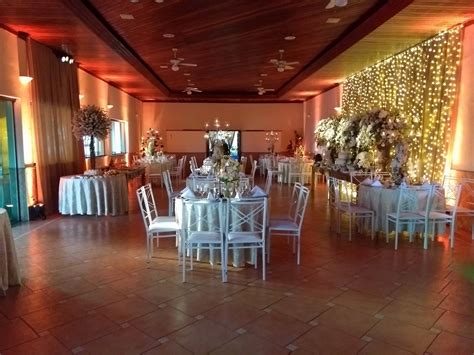 Salão de festa para alugar na zona norte Local barato em jacarepagua somente o aluguel do salão com a decoração para festa de 15 anos nas cores pink e preto