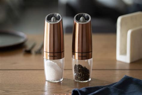 AVNICUD Electric Salt and Pepper Grinder Set,Automatic Salt and Pepper Mill  Set,Gravity Pepper Mill,Battery-Operated with