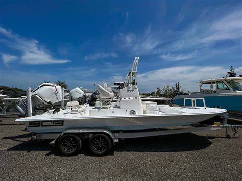 Scb boats for sale The Maxum 4100 SCB helm has an ergonomic design with a full complement of instruments and gauges precisely where they should be