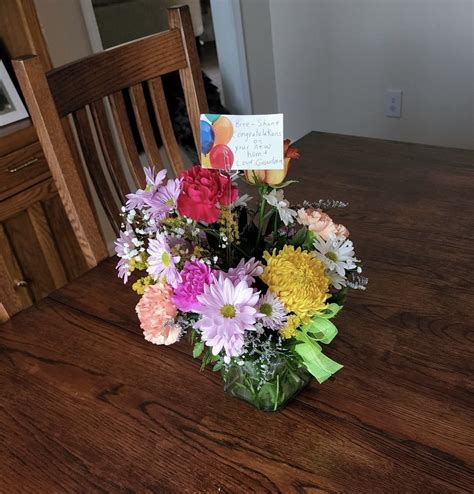 Schererville florist If you are arranging a funeral service and need funeral flowers close to Griffith, Indiana, a local florist is a must