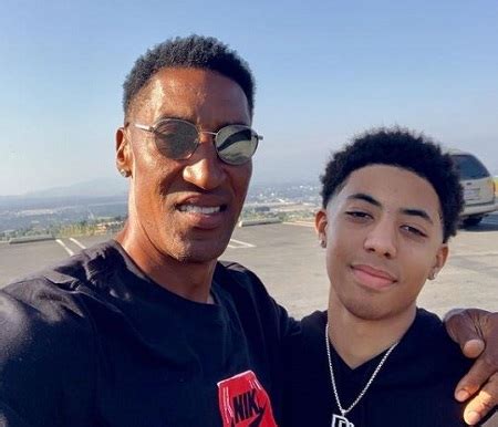 Scottie pippen Scottie Pippen began his college career as a 6-foot-1 walk-on at NAIA Central Arkansas, while Scotty Pippen Jr